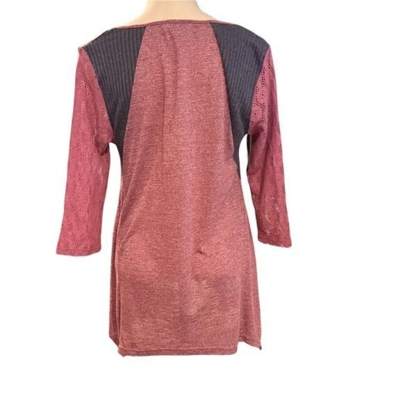 Umgee Shirt S Mixed Media Mauve Womens Sharkbite Lace‎ Sleeve Top Size Small - Picture 2 of 9